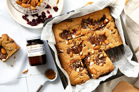 Cranberry, Almond & Caramel Blondies - Gewürzhaus