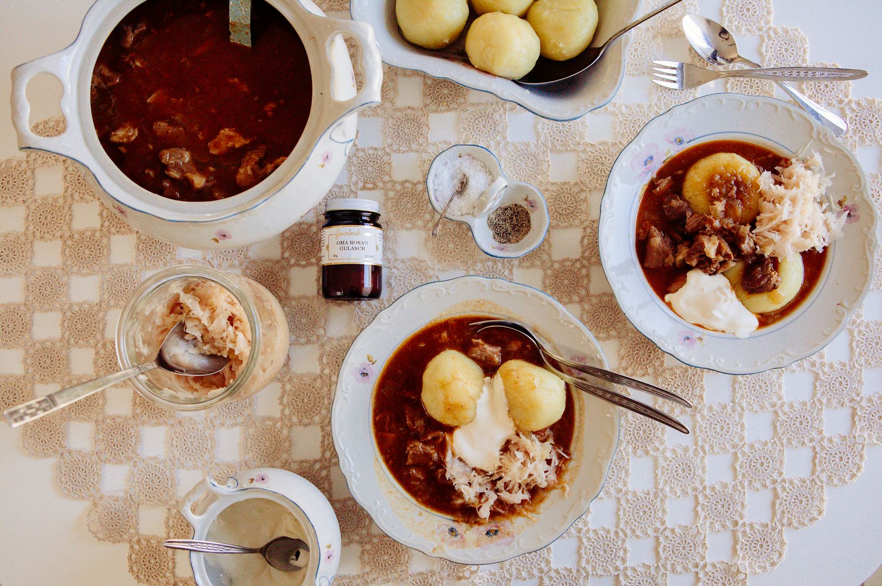 Oma Rosa's Gulasch - Gewürzhaus