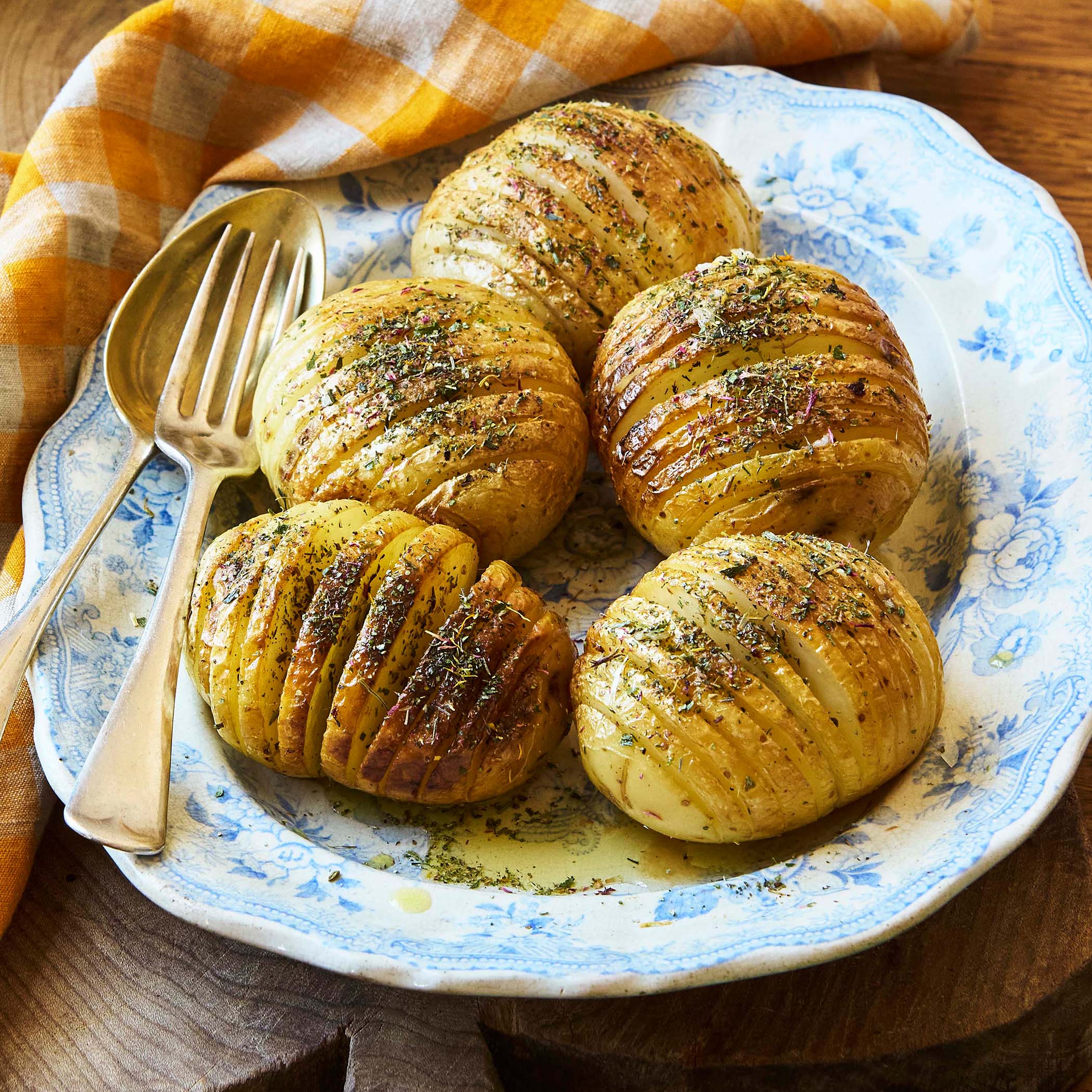 Gewürzhaus - Summer Herb Salt hasselback potatoes